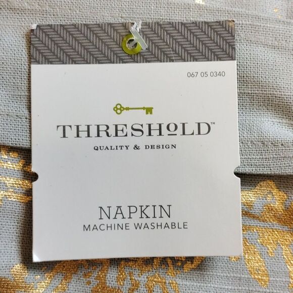 Threshold Gray Napkins with Gold Snowflake Design Christmas Holiday Cotton - Picture 2 of 7